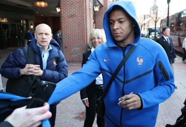 姆巴佩盛赞内马尔世界杯