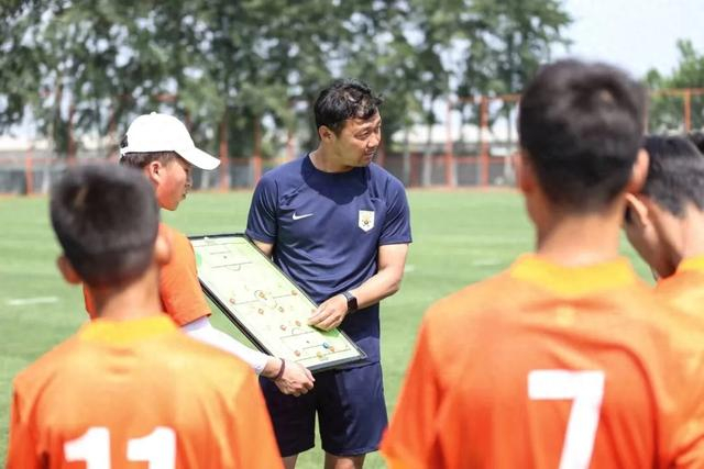 汪强：退役扎根青训七载 呼吁完善教练评价体系