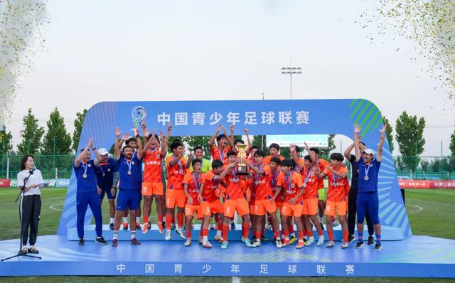 汪强：退役扎根青训七载 呼吁完善教练评价体系