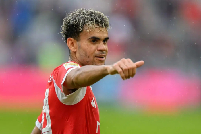 利物浦欧冠首回合惨败巴黎 斯洛特战术调整引争