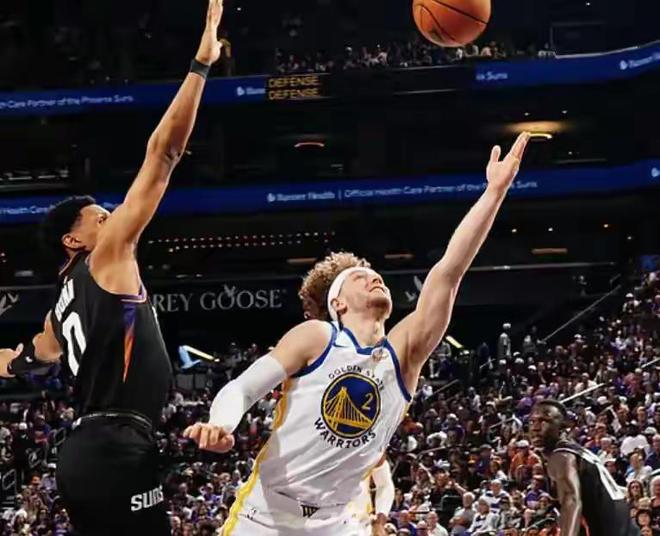 库里状态起伏难掩勇士赛季困境